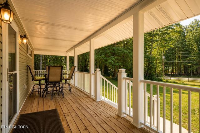 213 Indian Rock Tr, Jamestown, TN 38556