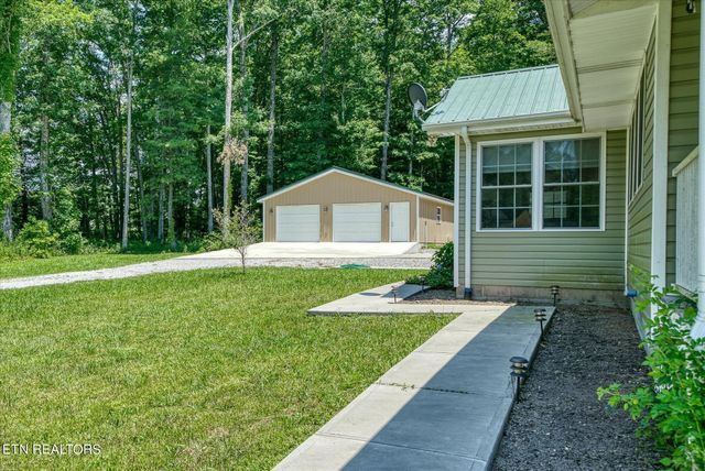 213 Indian Rock Tr, Jamestown, TN 38556