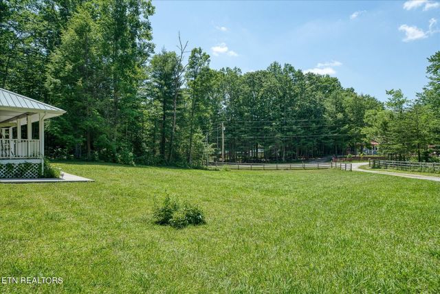 213 Indian Rock Tr, Jamestown, TN 38556
