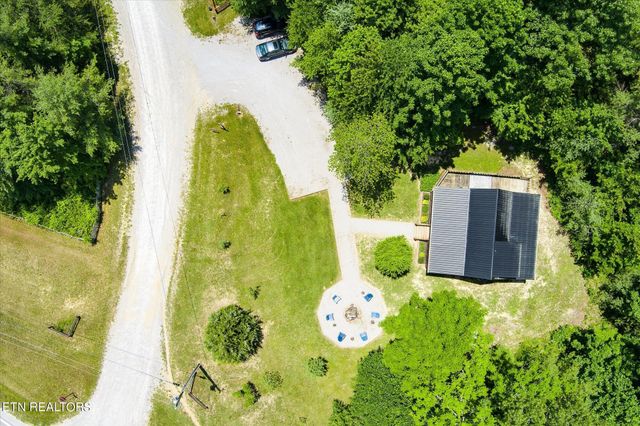213 Indian Rock Tr, Jamestown, TN 38556