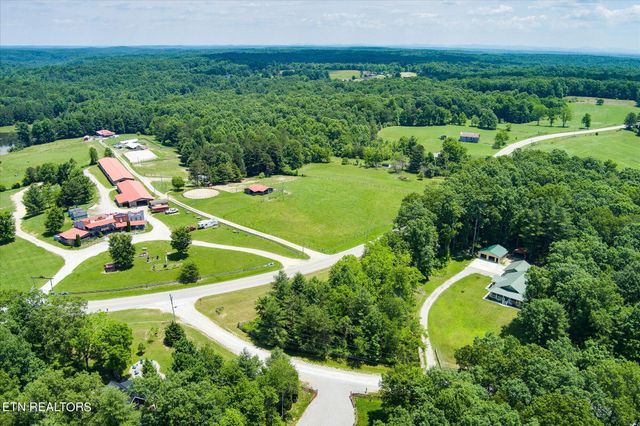 213 Indian Rock Tr, Jamestown, TN 38556