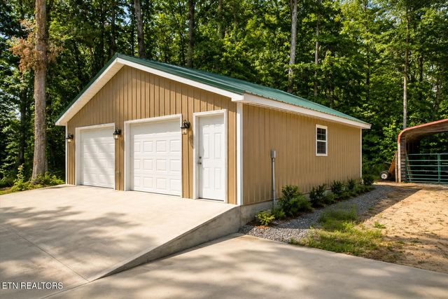 213 Indian Rock Tr, Jamestown, TN 38556