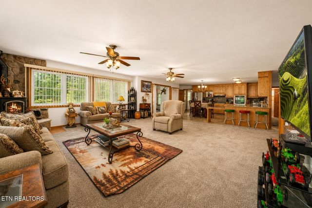 213 Indian Rock Tr, Jamestown, TN 38556