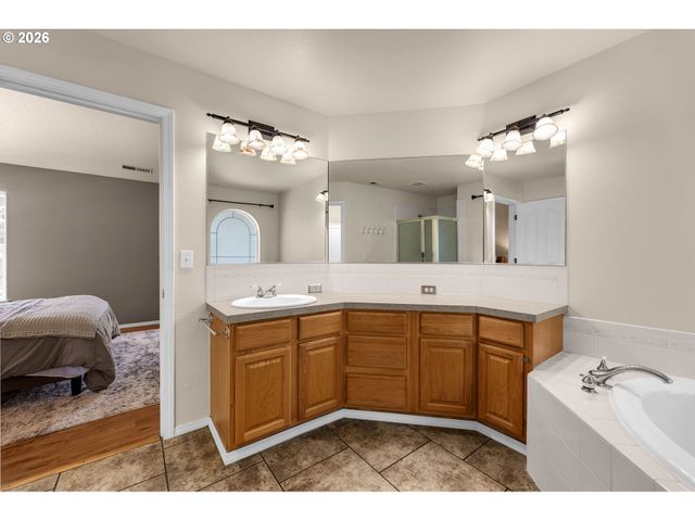 7210 Nw 2ND Ave, Vancouver, WA 98665