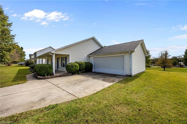 202 Carter Ridge Drive, Reidsville, NC 27320