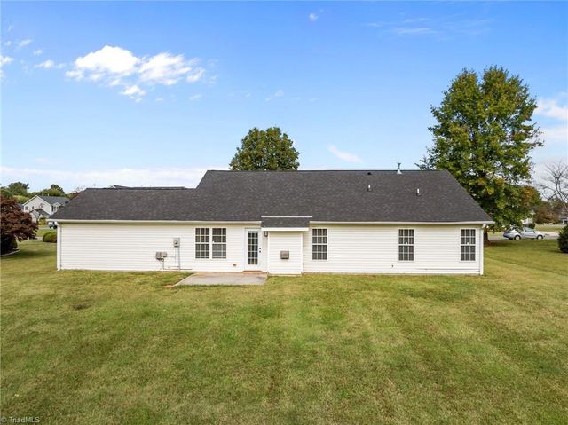 202 Carter Ridge Drive, Reidsville, NC 27320