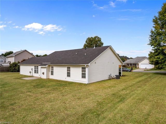 202 Carter Ridge Drive, Reidsville, NC 27320