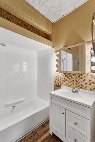 1909 Freeport Rd, Arnold, PA 15068