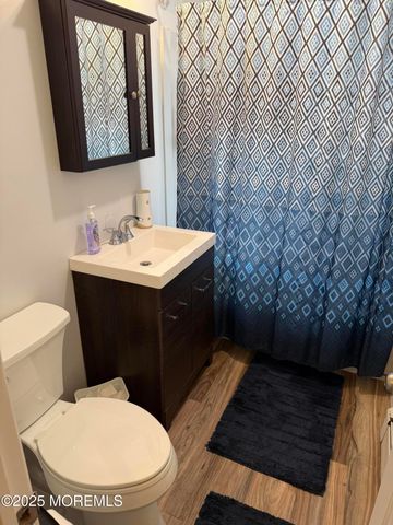 76 Manchester Court B, Freehold, NJ 07728