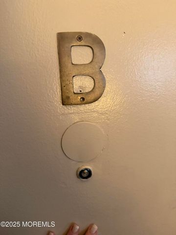 76 Manchester Court B, Freehold, NJ 07728