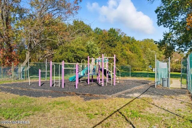 76 Manchester Court B, Freehold, NJ 07728