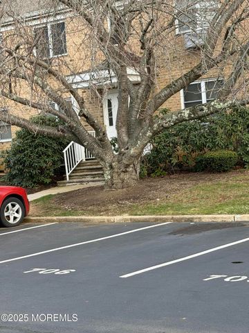 76 Manchester Court B, Freehold, NJ 07728