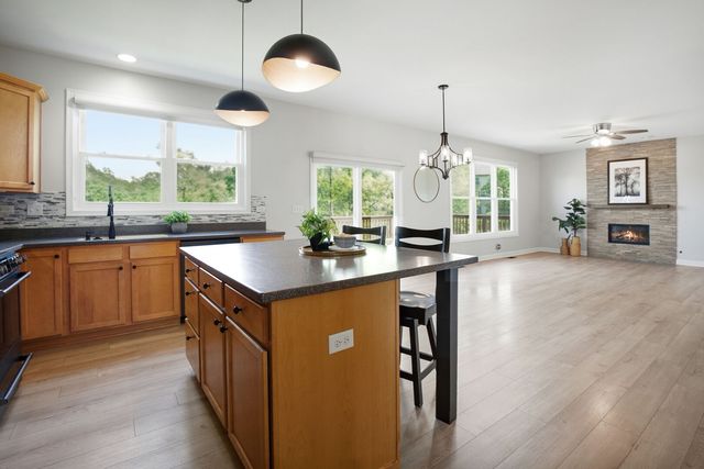 215 S Winthrop Drive, Round Lake, IL 60073