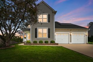 215 S Winthrop Drive, Round Lake, IL 60073
