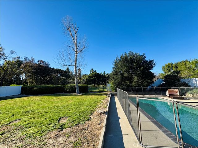 16737 Pineridge, Granada Hills, CA 91344