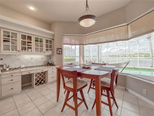 6605 WATERS EDGE WAY, Lakewood Ranch, FL 34202