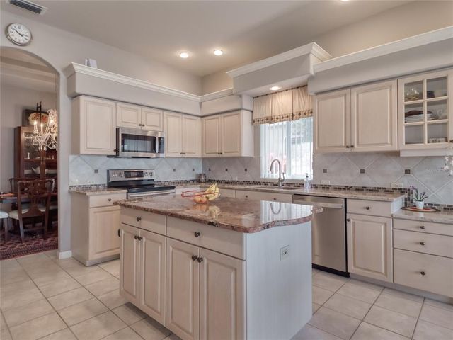 6605 WATERS EDGE WAY, Lakewood Ranch, FL 34202