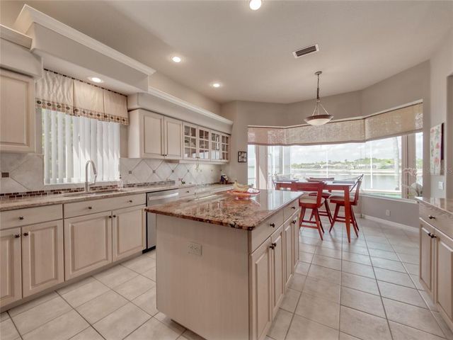 6605 WATERS EDGE WAY, Lakewood Ranch, FL 34202