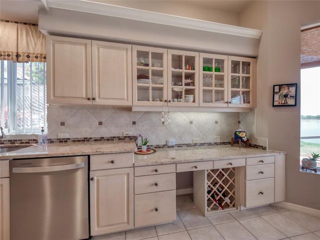 6605 WATERS EDGE WAY, Lakewood Ranch, FL 34202