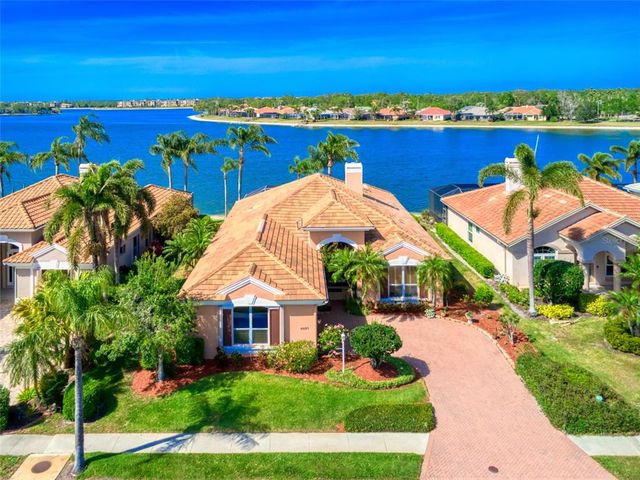 6605 WATERS EDGE WAY, Lakewood Ranch, FL 34202
