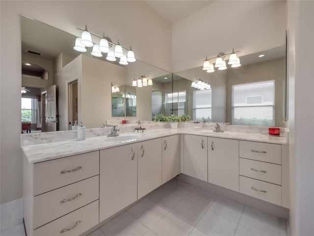 6605 WATERS EDGE WAY, Lakewood Ranch, FL 34202