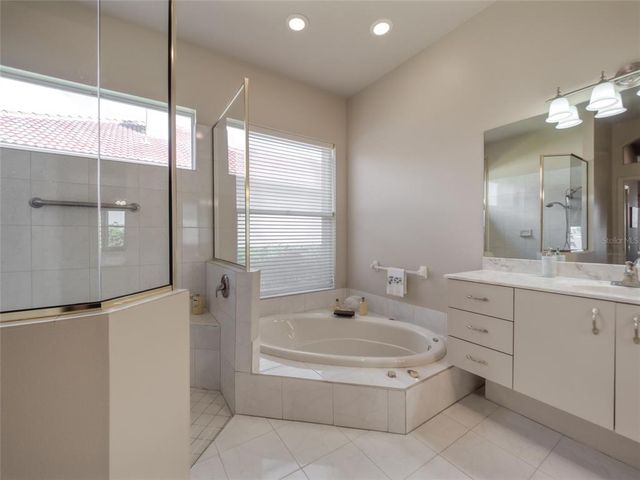 6605 WATERS EDGE WAY, Lakewood Ranch, FL 34202