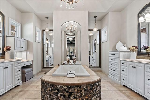 11110 W 146th Terrace, Overland Park, KS 66221