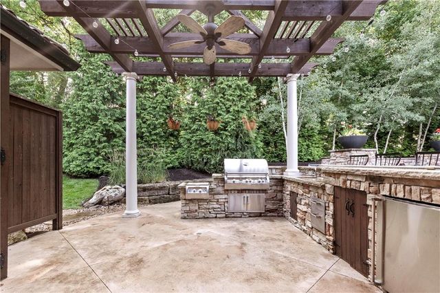 11110 W 146th Terrace, Overland Park, KS 66221