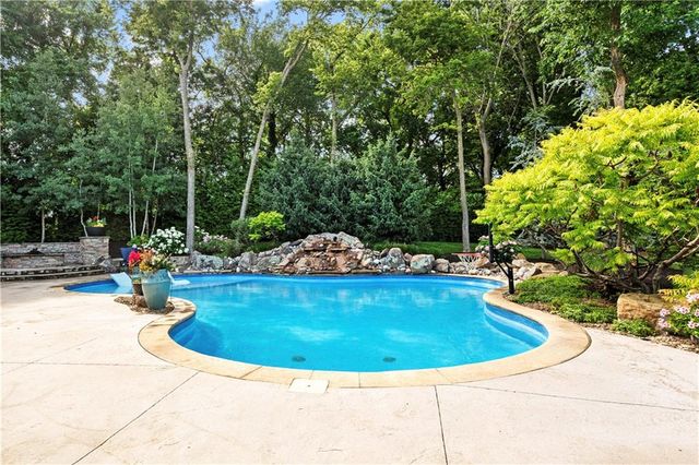 11110 W 146th Terrace, Overland Park, KS 66221