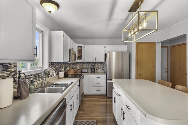 928 Vista Ridge Drive, Mount Horeb, WI 53572