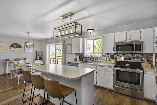 928 Vista Ridge Drive, Mount Horeb, WI 53572