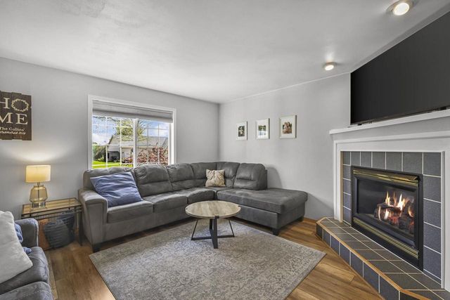 928 Vista Ridge Drive, Mount Horeb, WI 53572