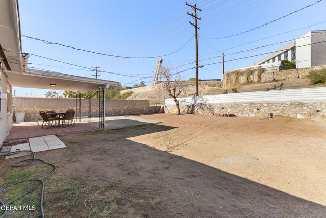1015 N Clark Drive, El Paso, TX 79905