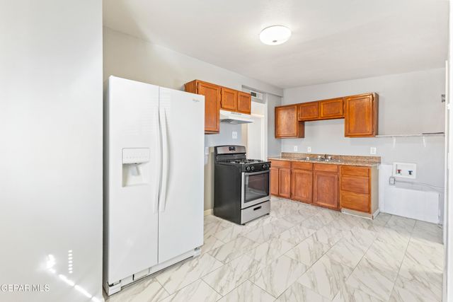 1015 N Clark Drive, El Paso, TX 79905