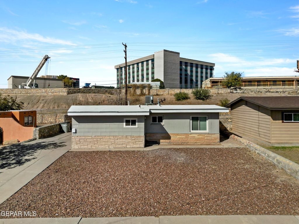 1015 N Clark Drive, El Paso, TX 79905