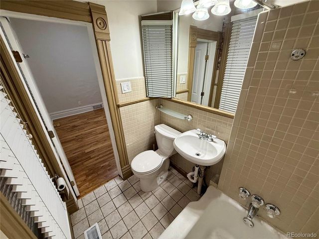 2431 Tremont Pl, Denver, CO 80205