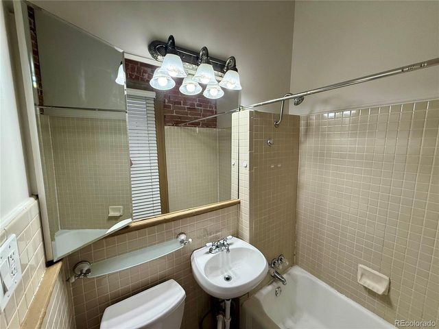 2431 Tremont Pl, Denver, CO 80205