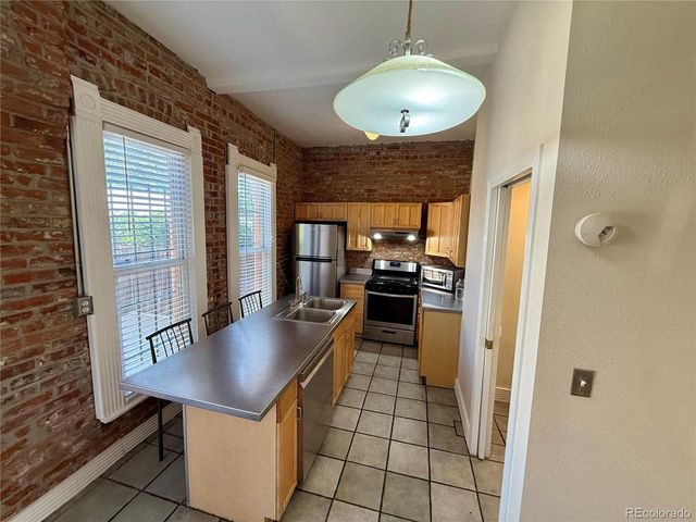 2431 Tremont Pl, Denver, CO 80205