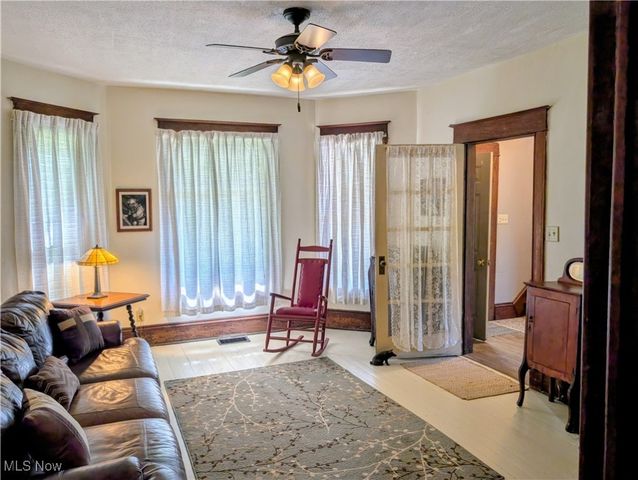 262 N 5th Street, Mcconnelsville, OH 43756