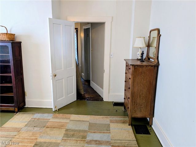 262 N 5th Street, Mcconnelsville, OH 43756