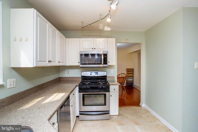 62 STEEPLECHASE DR, Doylestown, PA 18901
