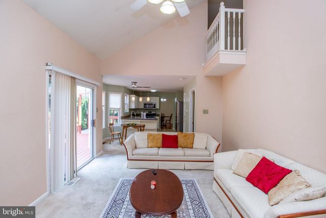 62 STEEPLECHASE DR, Doylestown, PA 18901