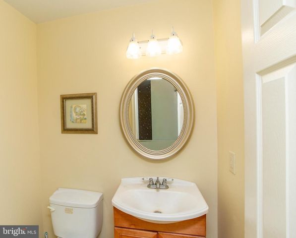 62 STEEPLECHASE DR, Doylestown, PA 18901