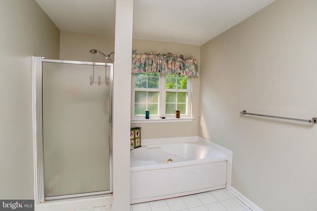 62 STEEPLECHASE DR, Doylestown, PA 18901