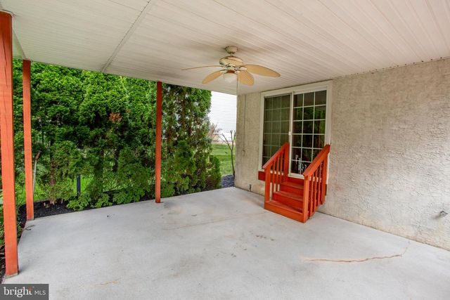 62 STEEPLECHASE DR, Doylestown, PA 18901