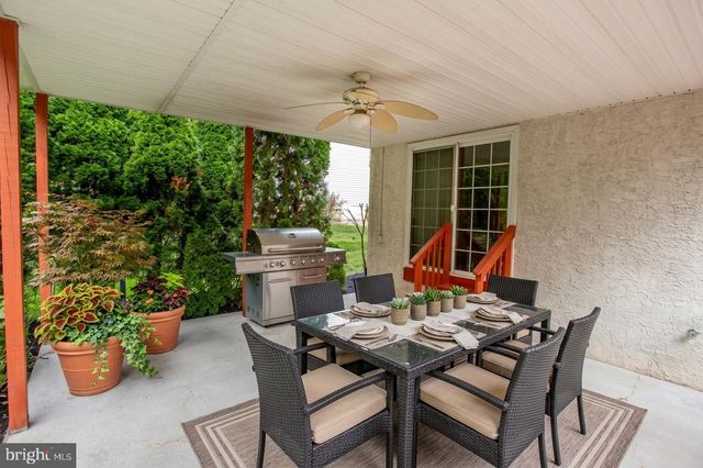 62 STEEPLECHASE DR, Doylestown, PA 18901