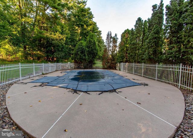 62 STEEPLECHASE DR, Doylestown, PA 18901
