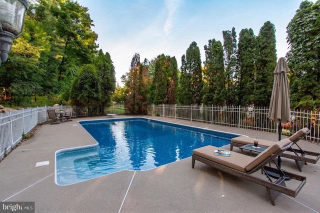 62 STEEPLECHASE DR, Doylestown, PA 18901
