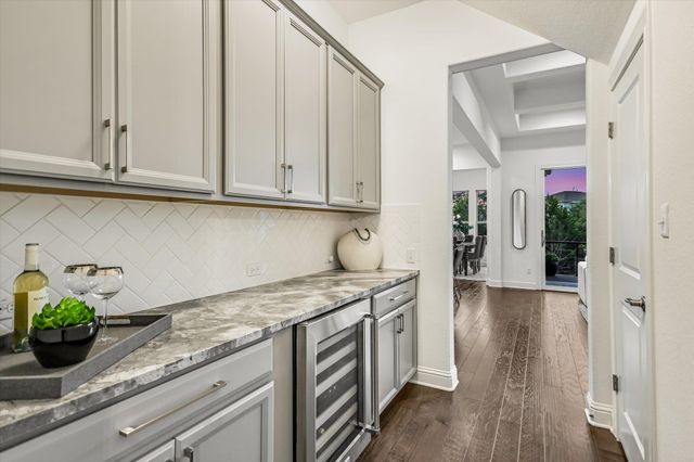 11520 Lake Stone DR 4, Austin, TX 78738