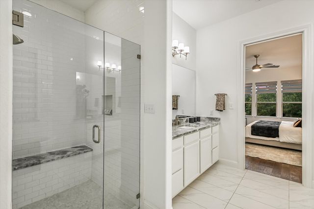 11520 Lake Stone DR 4, Austin, TX 78738